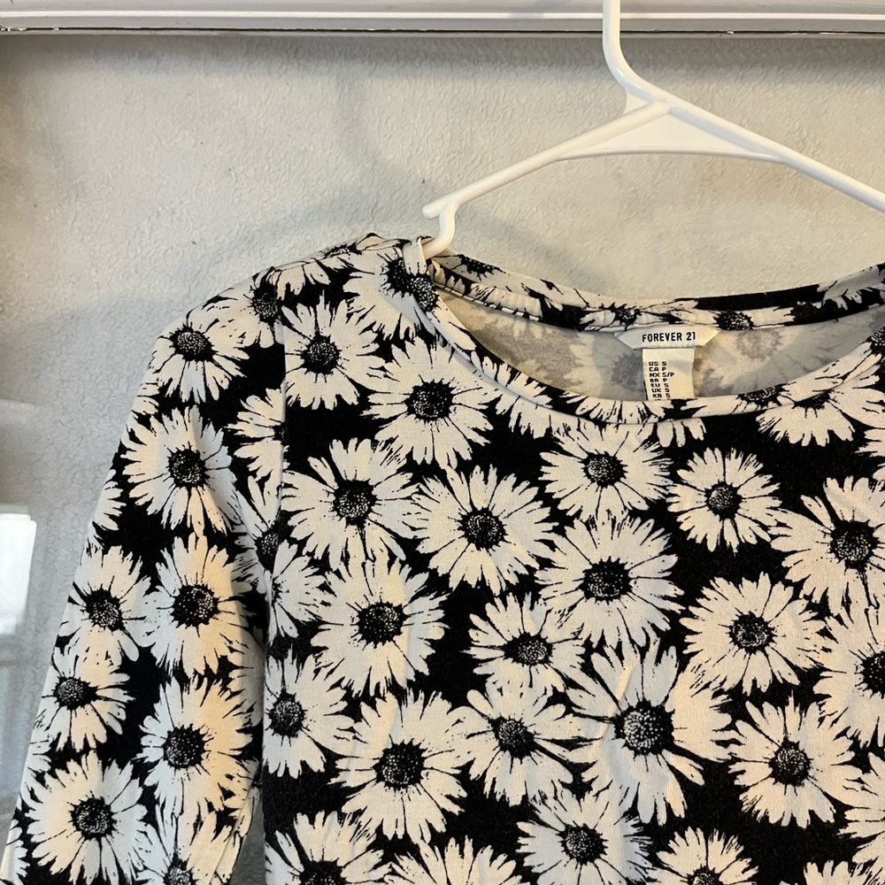 FOREVER 21 Top - Picture 4 of 4